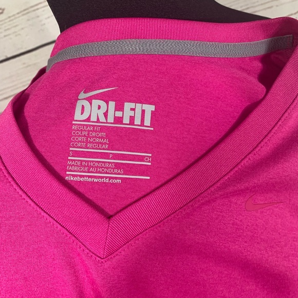 3/$25 Nike dri-fit top - Picture 4 of 4